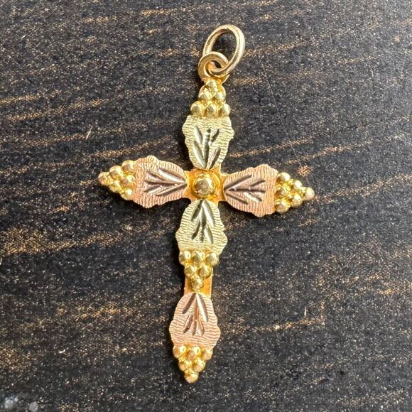 Black Hills Gold 10k Cross Pendant Small Multi Color Grapes Leaves South Dakota - Picture 2 of 8